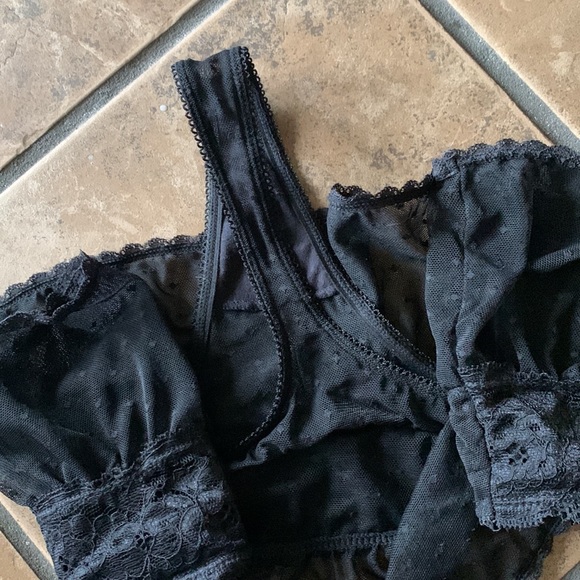 Black Lace Lingerie - Picture 5 of 5